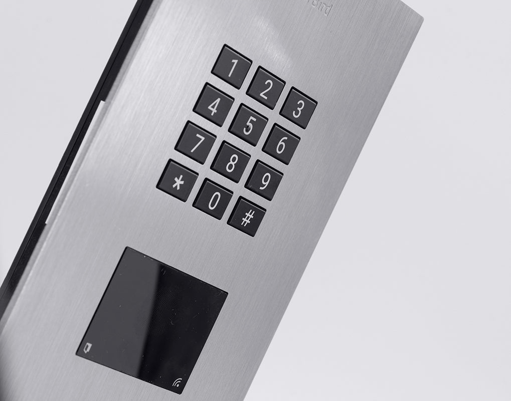 A1121 Flush-mount IP Access Control Device
